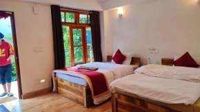 Silent wood retreat Phadamchen